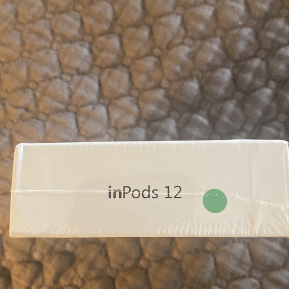 InPods12 by ION wireless earbuds in green - Picture 3 of 4